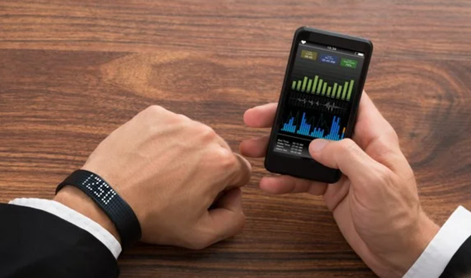 How Fitness Trackers Monitor Health